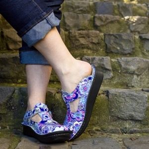 NEW PRICE Alegria Donna floral clogs NIB 6-6.5
